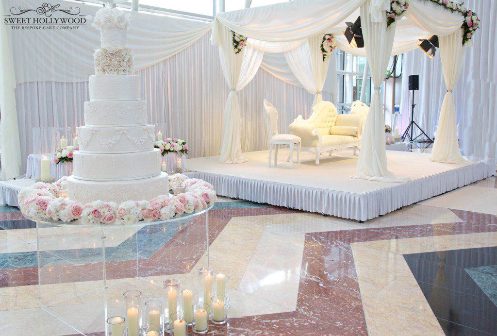 white-elegance-wedding-cake