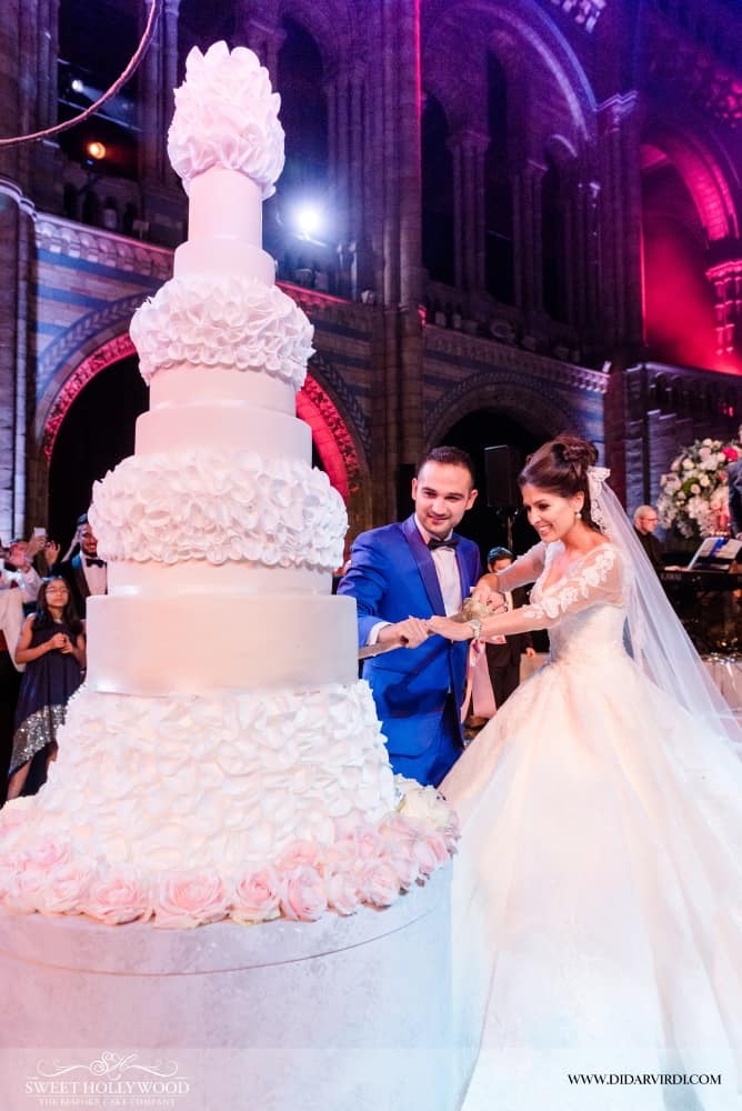 grand wedding cakes london